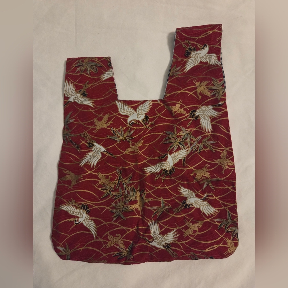 Red Japanese Knot Bag Wrist Bag with Crane Design - Picture 2 of 6